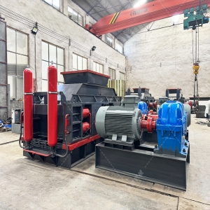 对辊细碎机_小型细碎对辊机,新型制砂细碎机生产视频/型号图片