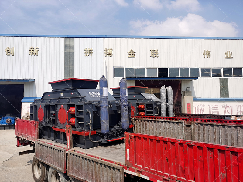 时产150吨选哪个型号液压对辊破碎机？